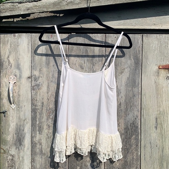KIMCHI BLUE | White Lace & Ruffle Tank - Picture 13 of 14